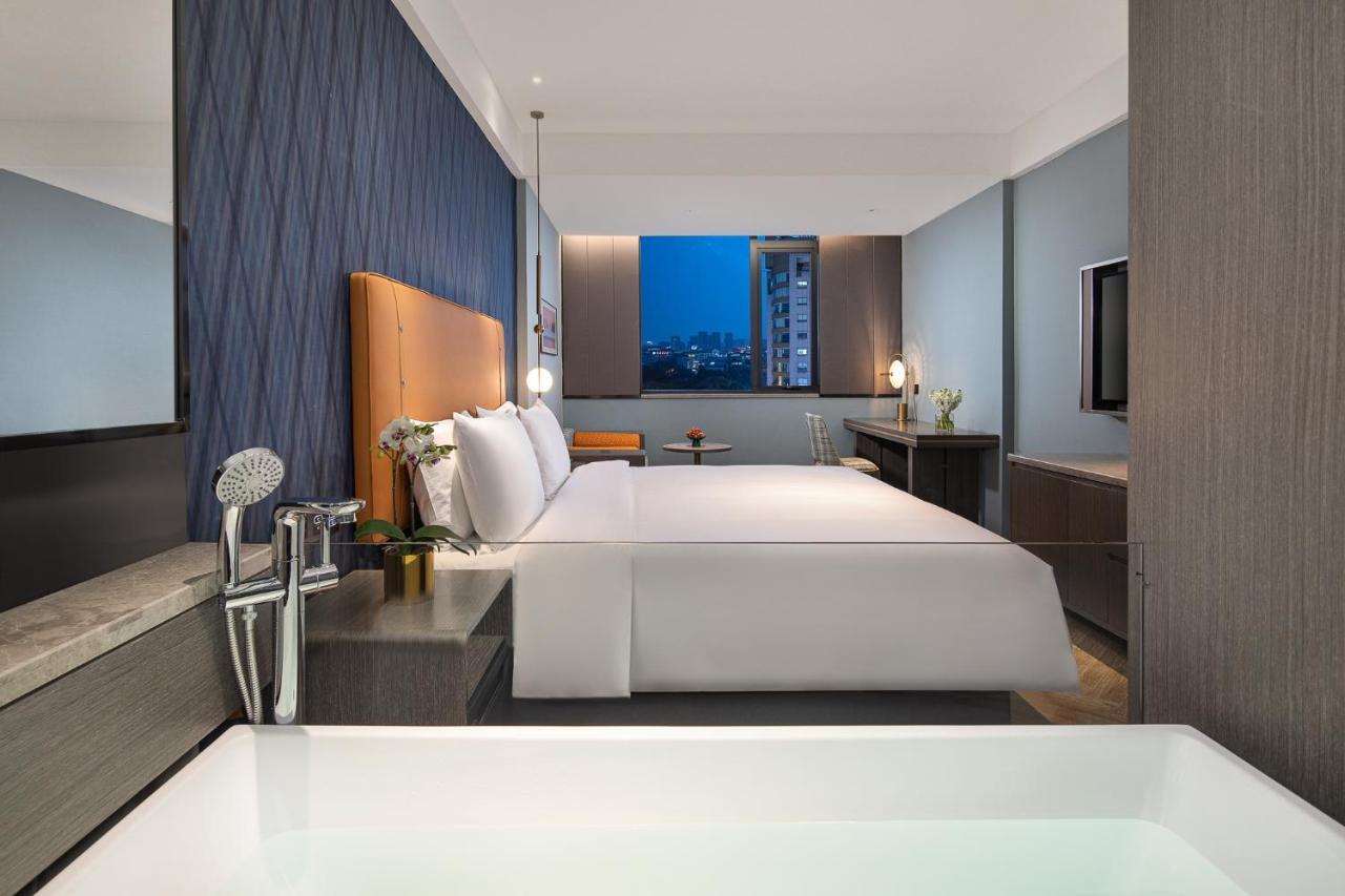 Kasion Pugis Hotel Иу Экстерьер фото